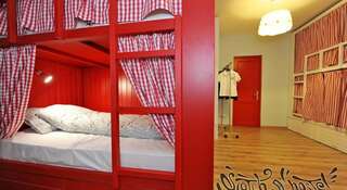 Хостел Скотч  Волгоград Кровать в общем номере для мужчин и женщин с 14 кроватями-4