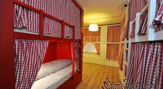 Хостел Скотч  Волгоград Кровать в общем номере для мужчин и женщин с 14 кроватями-3
